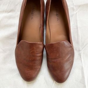 Women’s indigo rd Size 10 Faux Leather Loafers